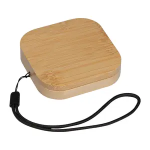 Súprava kábla a adaptéra v bambusovej škatuľke